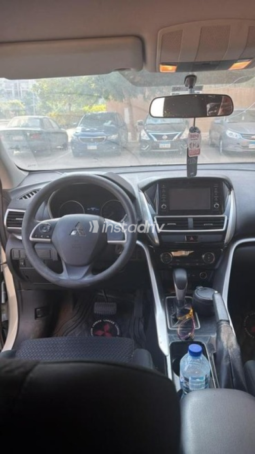 Mitsubishi Eclipse Cross 2020 White Automatic Used for Sale in Cairo - 5