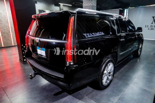 Cadillac Escalade 2017 Black Automatic Used for Sale in Madinaty - 2