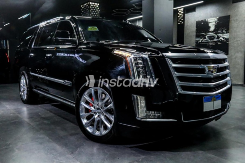 Cadillac Escalade 2017 Black Automatic Used for Sale in Madinaty - 3