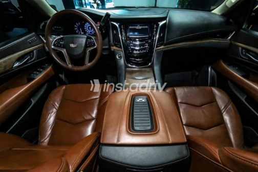 Cadillac Escalade 2017 Black Automatic Used for Sale in Madinaty - 7