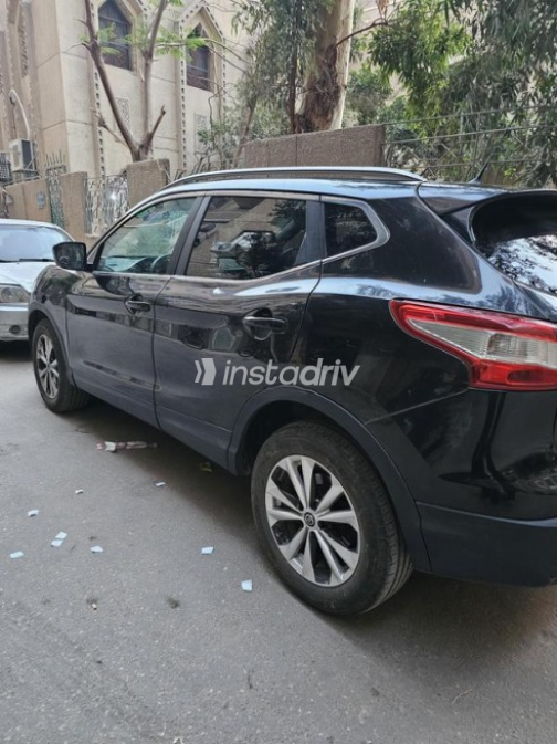 Nissan Qashqai 2017 Black Automatic Used for Sale in Cairo - 3