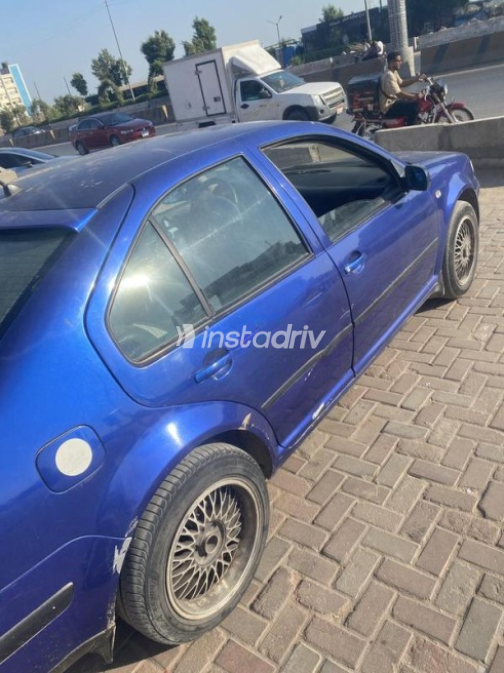Volkswagen Bora 2000 Blue Automatic Used for Sale in Mansoura - 5