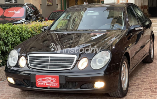 Mercedes E 200 2006 Black Automatic Used for Sale in Cairo - 3