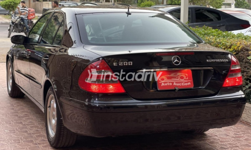 Mercedes E 200 2006 Black Automatic Used for Sale in Cairo - 5