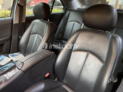 Mercedes E 200 2006 Black Automatic Used for Sale in Cairo - 9