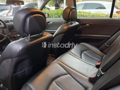 Mercedes E 200 2006 Black Automatic Used for Sale in Cairo - 10