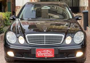 Mercedes E 200 2006 Black Automatic Used for Sale in Cairo