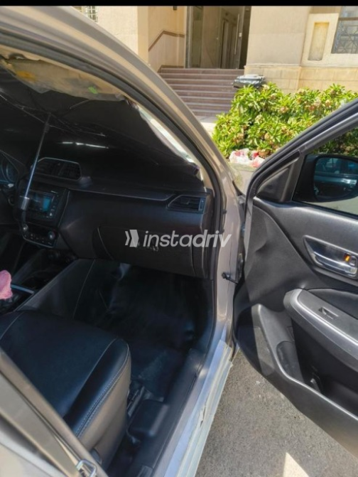Suzuki Swift Dzire 2022 Silver Automatic Used for Sale in Cairo - 3