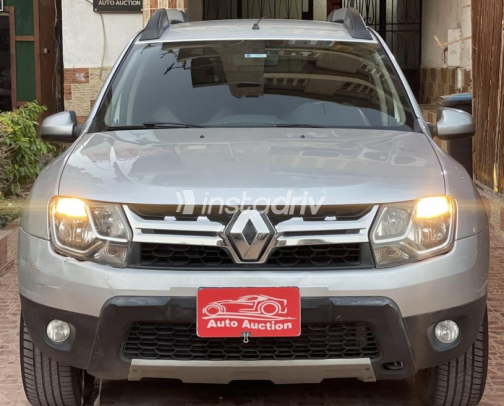 Renault Duster 2017 Silver Automatic Used for Sale in Cairo - 1