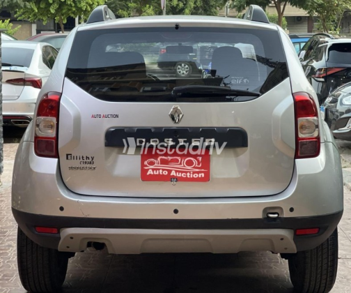 Renault Duster 2017 Silver Automatic Used for Sale in Cairo - 2