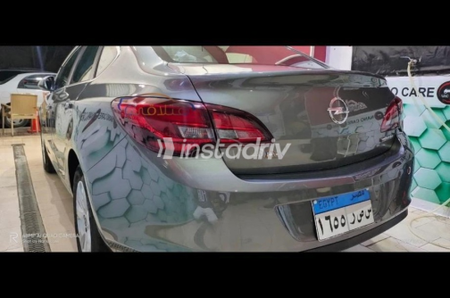 Opel Astra 2020 Dark Gray Automatic Used for Sale in Alexandria - 8