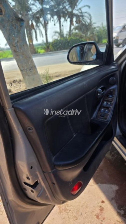 Hyundai Avante 2002 Silver Automatic Used for Sale in Giza - 9