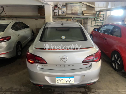 Opel Astra 2020 Silver Automatic Used for Sale in Al Shorouk - 6