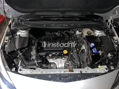 Opel Astra 2020 Silver Automatic Used for Sale in Al Shorouk - 9