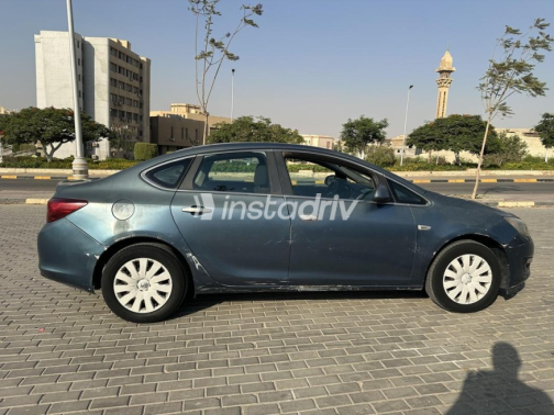 Opel Astra 2013 Blue Automatic Used for Sale in Cairo - 6