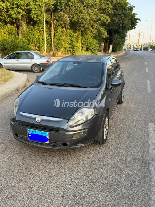 Fiat Punto evo 2011 Gray Automatic Used for Sale in Greater Cairo ( Cairo + Giza) - 2