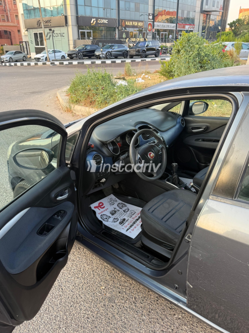 Fiat Punto evo 2011 Gray Automatic Used for Sale in Greater Cairo ( Cairo + Giza) - 3