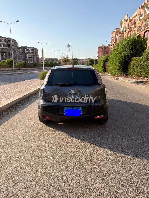 Fiat Punto evo 2011 Gray Automatic Used for Sale in Greater Cairo ( Cairo + Giza) - 5