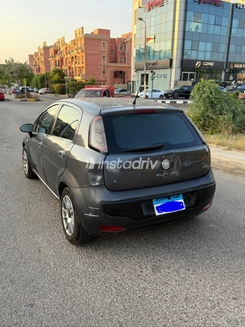 Fiat Punto evo 2011 Gray Automatic Used for Sale in Greater Cairo ( Cairo + Giza) - 6