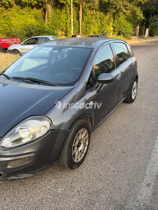 Fiat Punto evo 2011 Gray Automatic Used for Sale in Greater Cairo ( Cairo + Giza) - 9