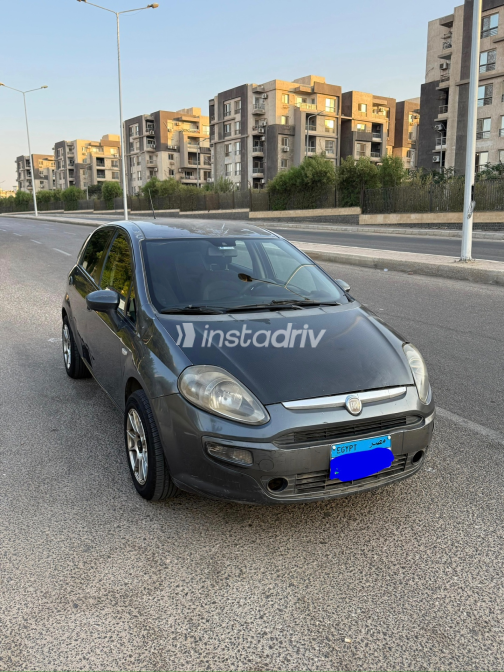 Fiat Punto evo 2011 Gray Automatic Used for Sale in Greater Cairo ( Cairo + Giza) - 10