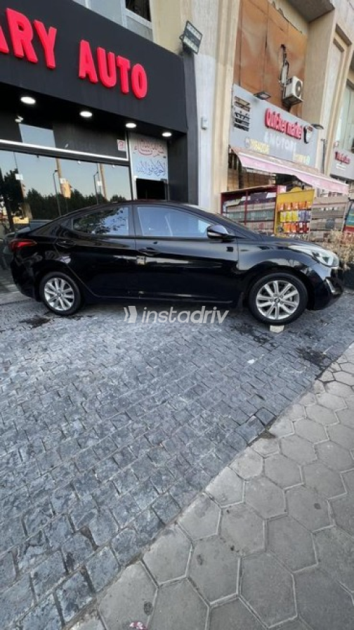 Hyundai Elantra 2016 Black Automatic Used for Sale in Sheikh Zayed City - 2
