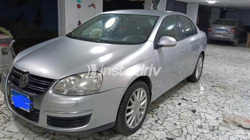 Volkswagen Jetta 2011 Silver Automatic Used for Sale in El Haram - 1