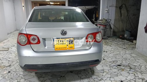 Volkswagen Jetta 2011 Silver Automatic Used for Sale in El Haram - 2