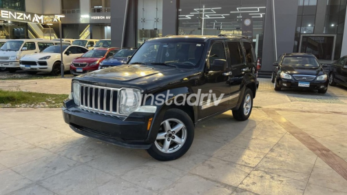 Jeep Cherokee 2011 Black Automatic Used for Sale in Maadi - 2