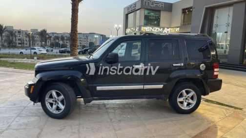 Jeep Cherokee 2011 Black Automatic Used for Sale in Maadi - 3