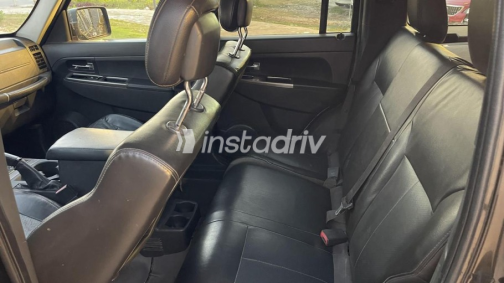 Jeep Cherokee 2011 Black Automatic Used for Sale in Maadi - 5