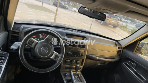 Jeep Cherokee 2011 Black Automatic Used for Sale in Maadi - 7