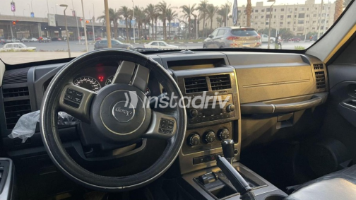 Jeep Cherokee 2011 Black Automatic Used for Sale in Maadi - 8