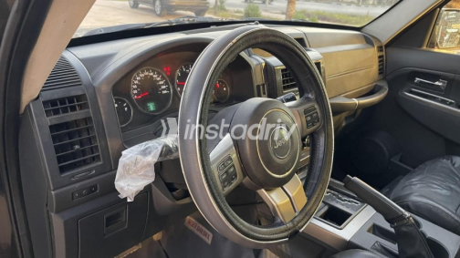 Jeep Cherokee 2011 Black Automatic Used for Sale in Maadi - 9