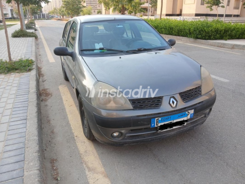 Renault Clio 2004 Petroleum Manual Used for Sale in 6 October - 2