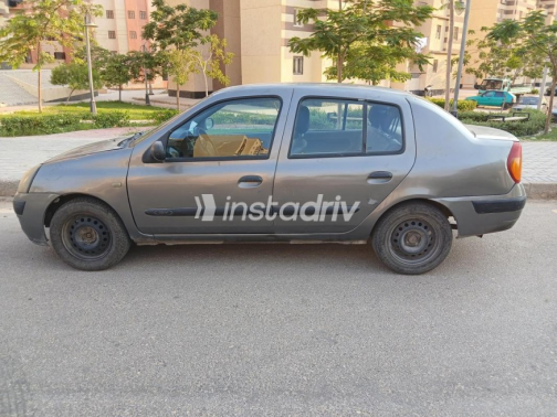 Renault Clio 2004 Petroleum Manual Used for Sale in 6 October - 3