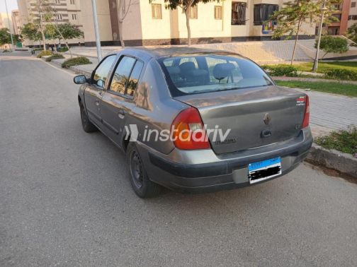 Renault Clio 2004 Petroleum Manual Used for Sale in 6 October - 6