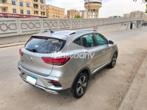 ام جى ZS 2024 فضي أوتوماتيك مستعملة للبيع في مدينة نصر - 3