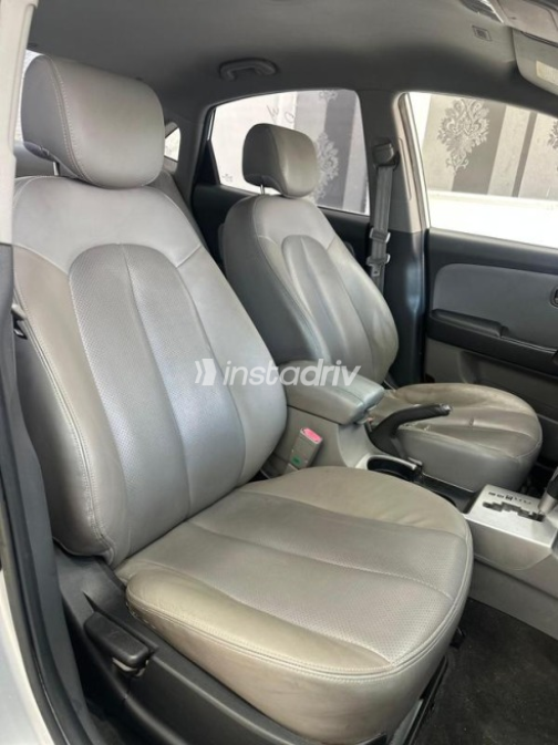 Hyundai Avante 2009 Silver Automatic Used for Sale in Greater Cairo ( Cairo + Giza) - 3