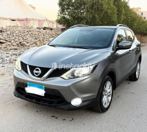 Nissan Qashqai 2017 Silver Automatic Used for Sale in Helwan - 6