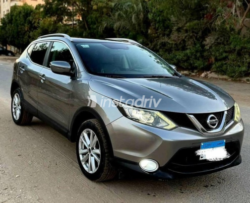 Nissan Qashqai 2017 Silver Automatic Used for Sale in Helwan - 9
