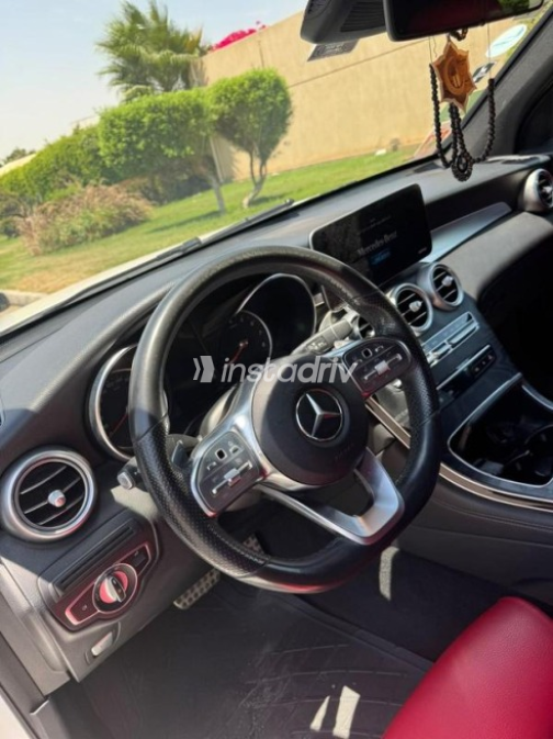 Mercedes GLC 200 2020 White Automatic Used for Sale in Madinaty - 8