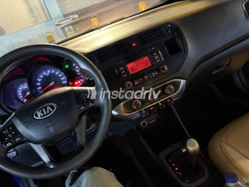 كيا ريو 2015 أزرق أوتوماتيك مستعملة للبيع في الجيزة - 8