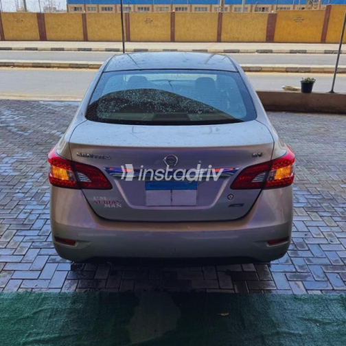 Nissan Sentra 2017 Gold Automatic Used for Sale in Helwan - 6
