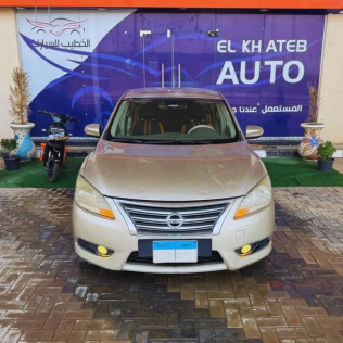 Nissan Sentra 2017 Gold Automatic Used for Sale in Helwan