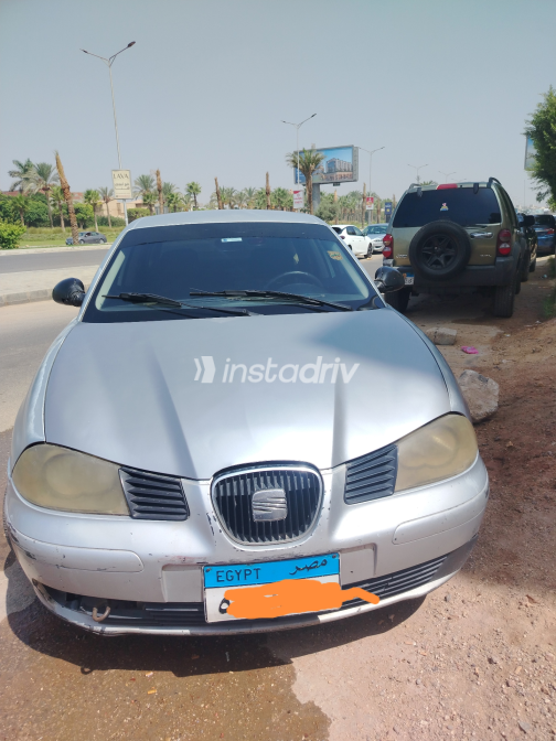 سيات كوردوبا 2006 فضي يدوي مستعملة للبيع في القاهرة الكبرى ( القاهرة - الجيزة) - 4