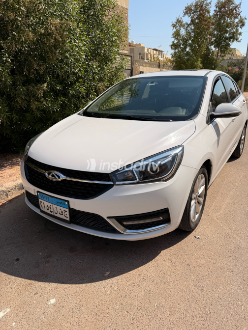 Chery Arrizo 5 2024 White CVT Used for Sale in Greater Cairo ( Cairo + Giza) - 1