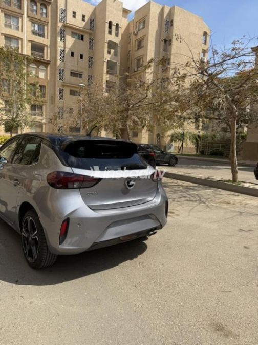 اوبل كورسا 2022 فضي أوتوماتيك مستعملة للبيع في القاهرة - 2