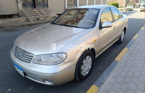 Nissan Sunny 2011 Gold Automatic Used for Sale in Ashmoun - 1