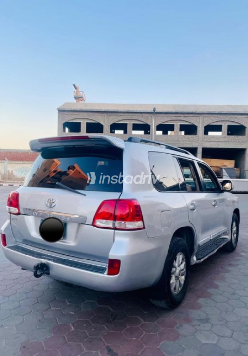 Toyota Land Cruiser 2010 Silver Automatic Used for Sale in Cairo - 5